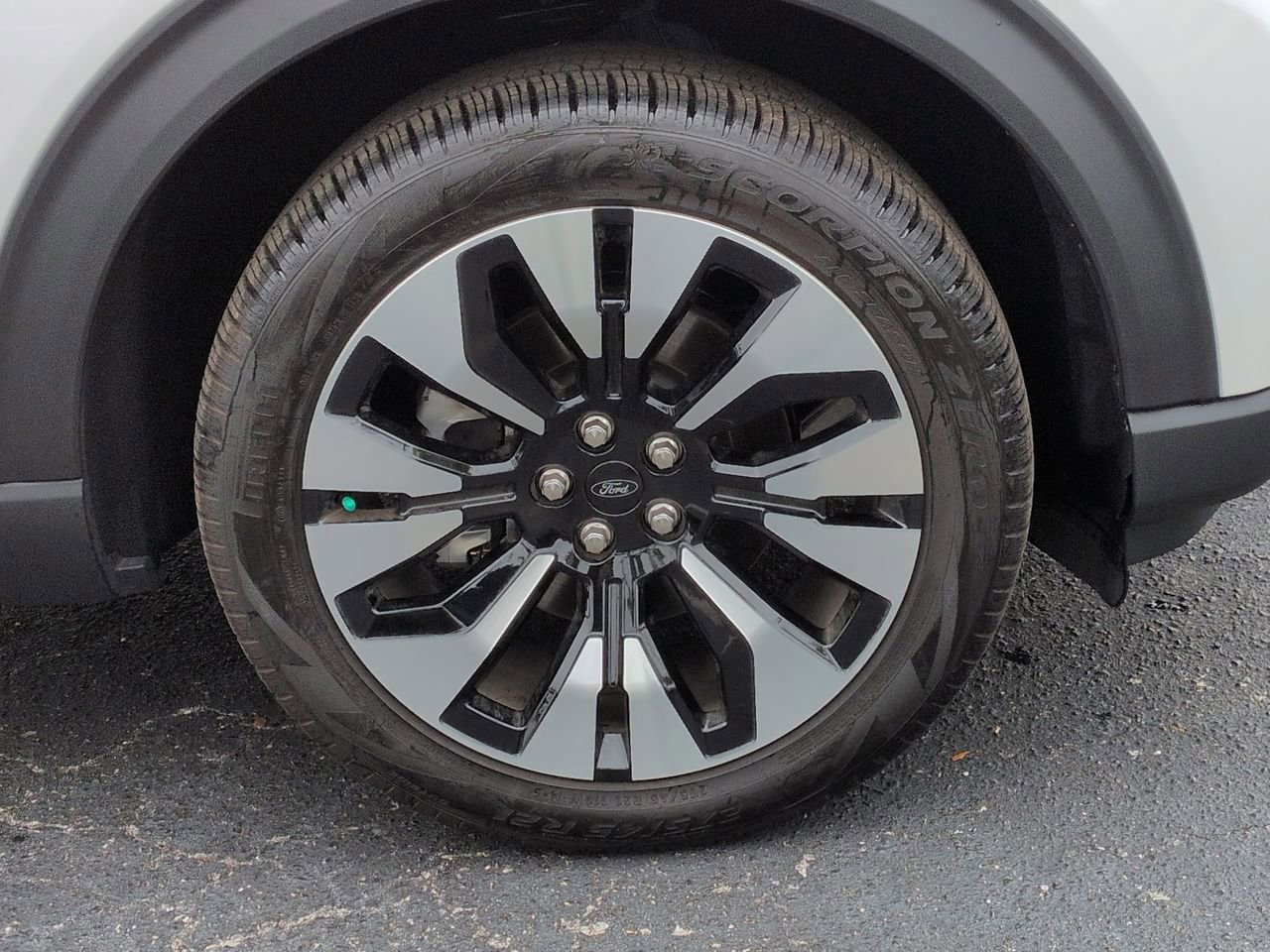 Certified 2026 Ford Explorer Platinum w/ LUX Leather Package image 10