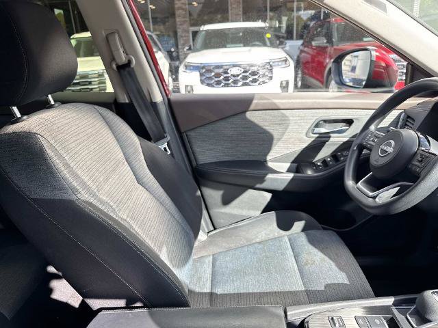 Used 2023 Nissan Rogue SV FWD image 10