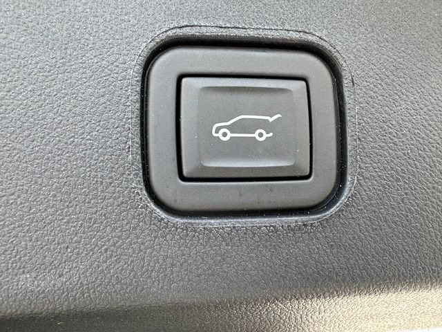 Used 2024 Cadillac Lyriq Luxury AWD/4WD image 16