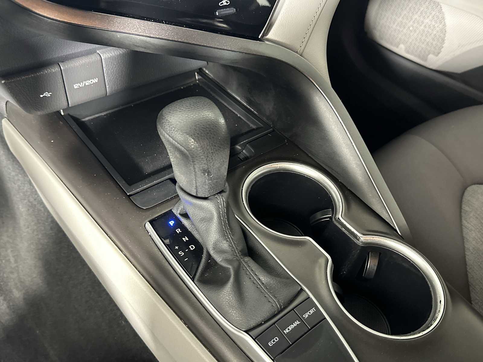 Used 2024 Toyota Camry LE w/ Convenience Package FWD image 35