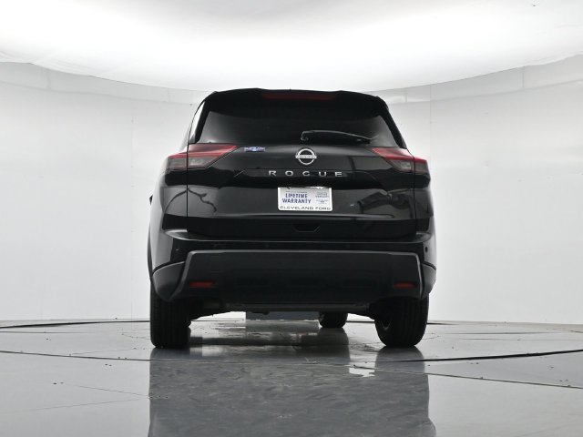 Used 2025 Nissan Rogue SV FWD image 39