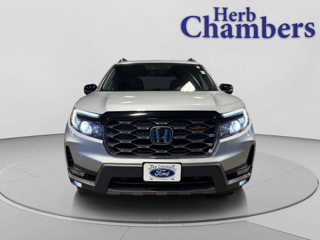 Used 2025 Honda Passport TrailSport image 2