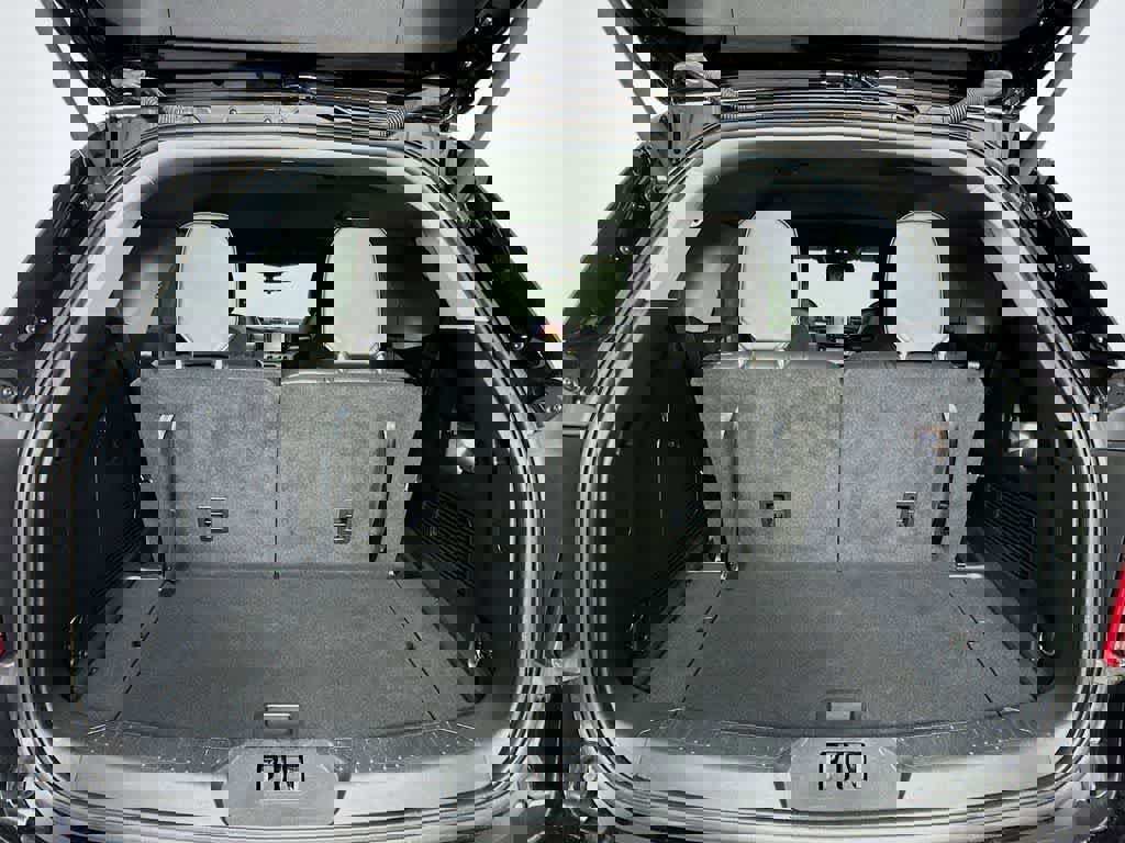 Certified 2022 Ford Explorer XLT w/ Equipment Group 202A image 24