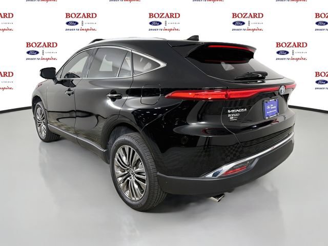 Used 2024 Toyota Venza XLE AWD/4WD image 6