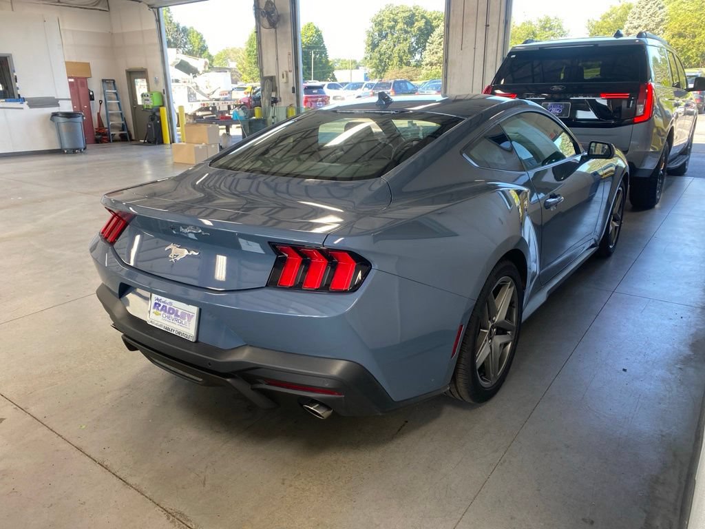 Certified 2026 Ford Mustang Coupe RWD image 4