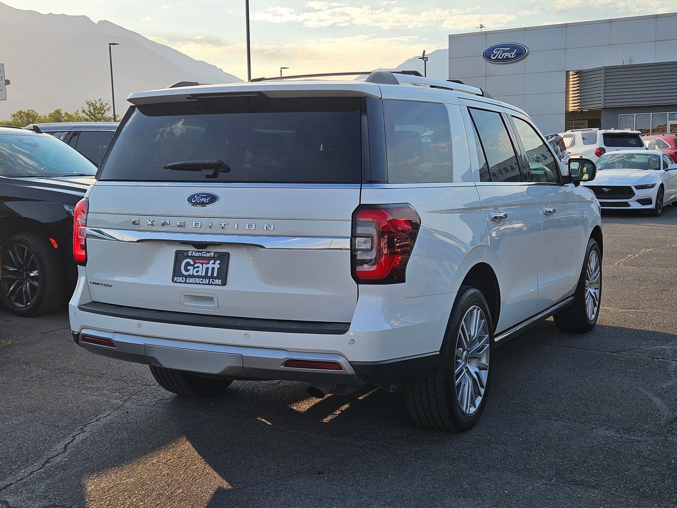 Certified 2023 Ford Expedition Limited AWD/4WD image 3