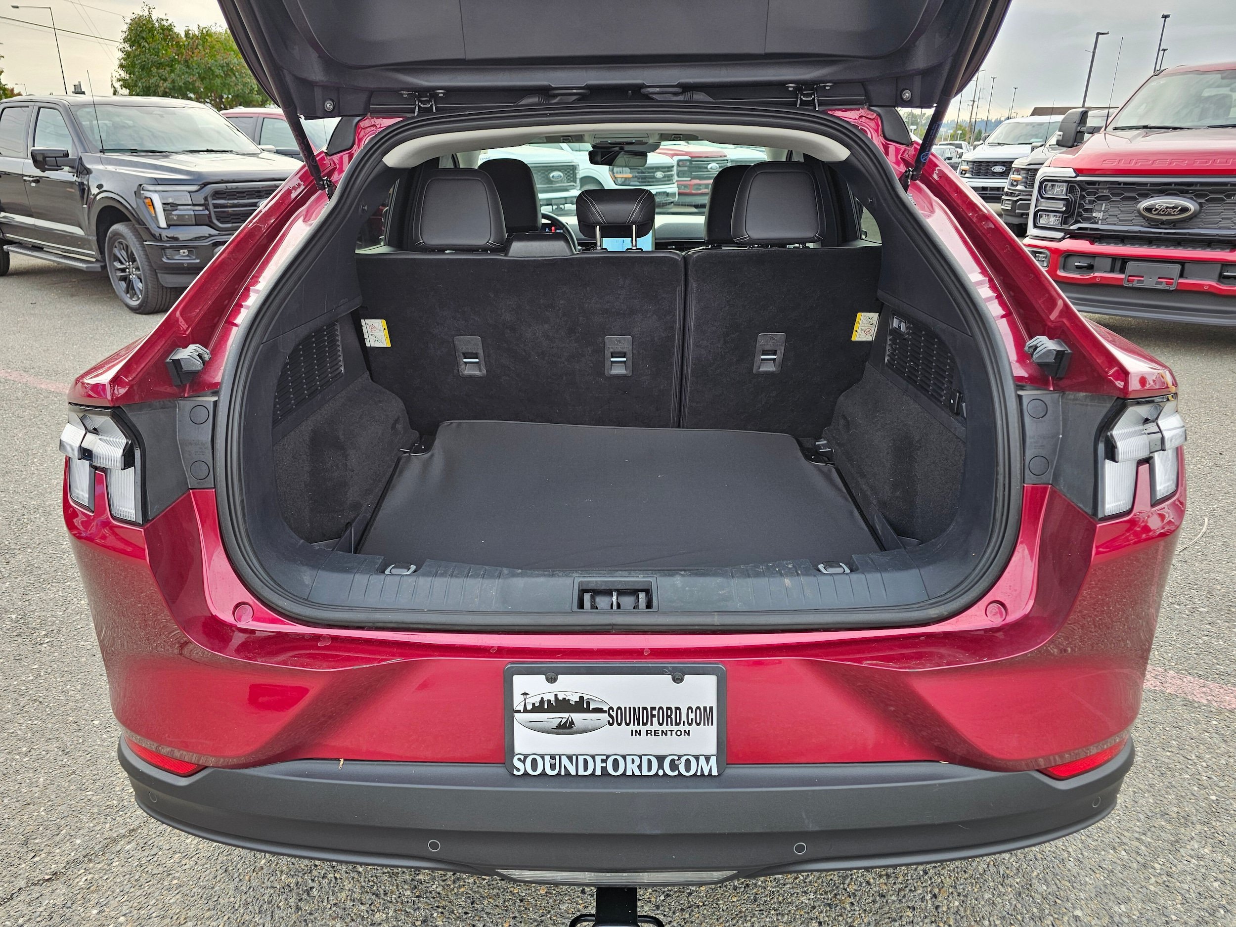 Certified 2025 Ford Mustang Mach-E Select w/ Interior Protection Package AWD/4WD image 10