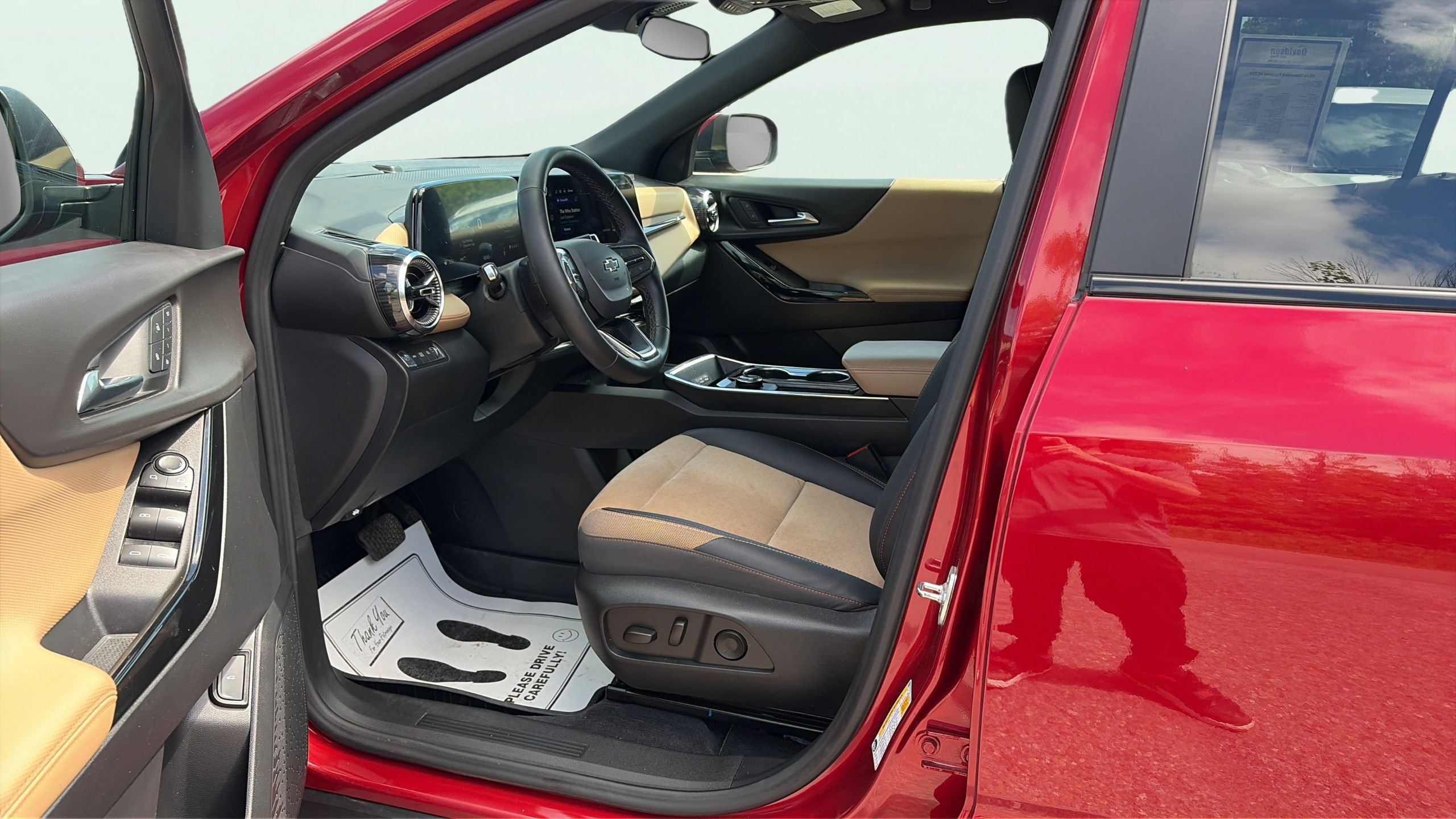 Used 2026 Chevrolet Equinox ACTIV w/ Convenience Package III AWD/4WD image 11