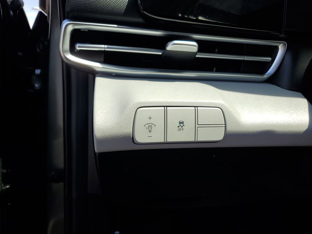 Used 2024 Hyundai Elantra Limited FWD image 20