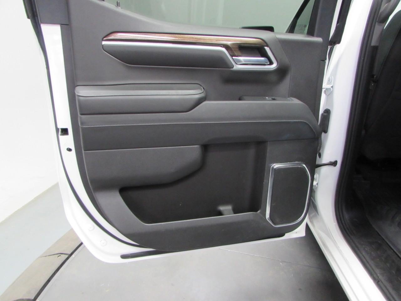Used 2023 Chevrolet Silverado 1500 RST AWD/4WD image 14