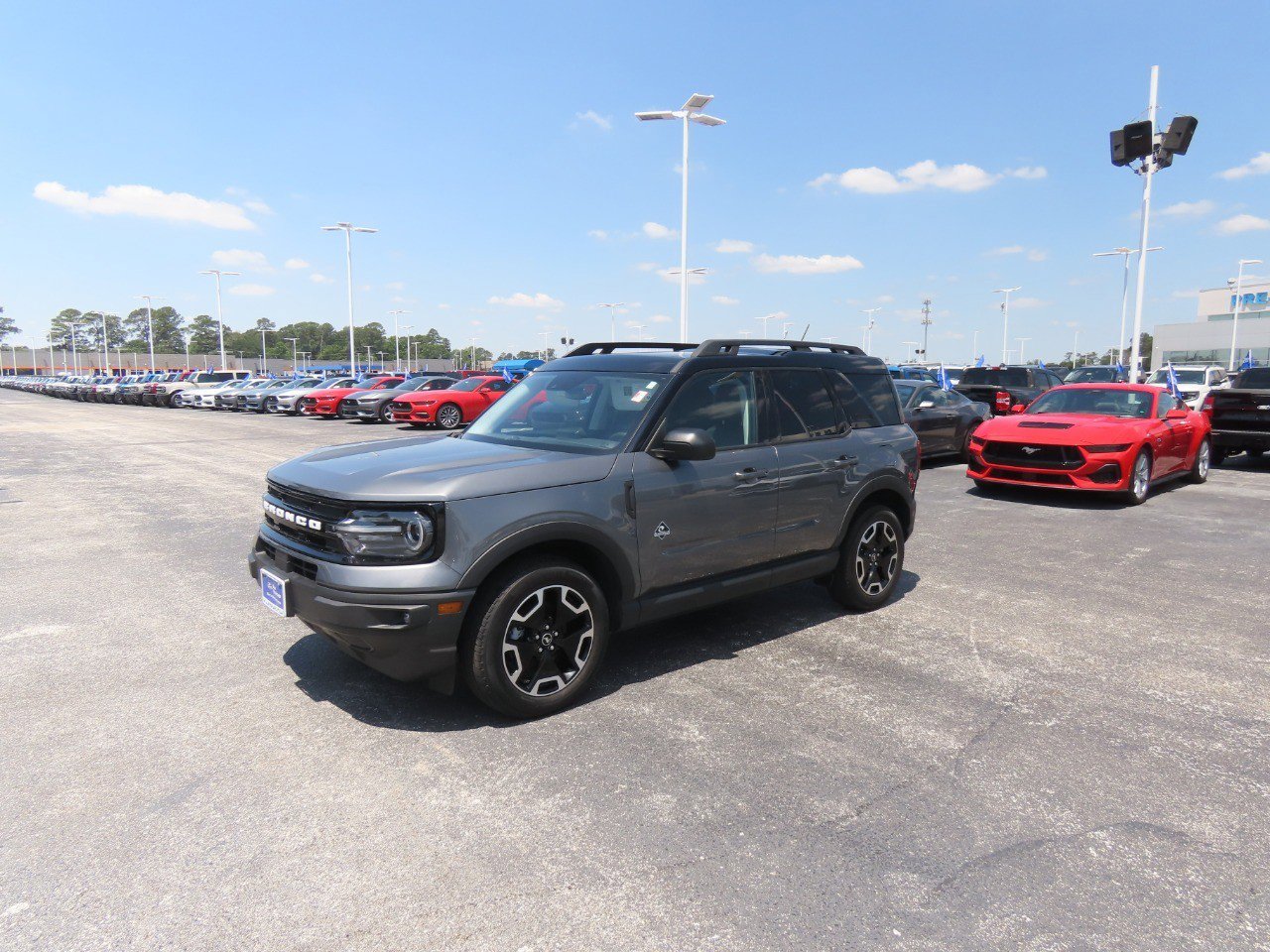 Certified 2024 Ford Bronco Sport Outer Banks w/ Tech Package AWD/4WD image 2