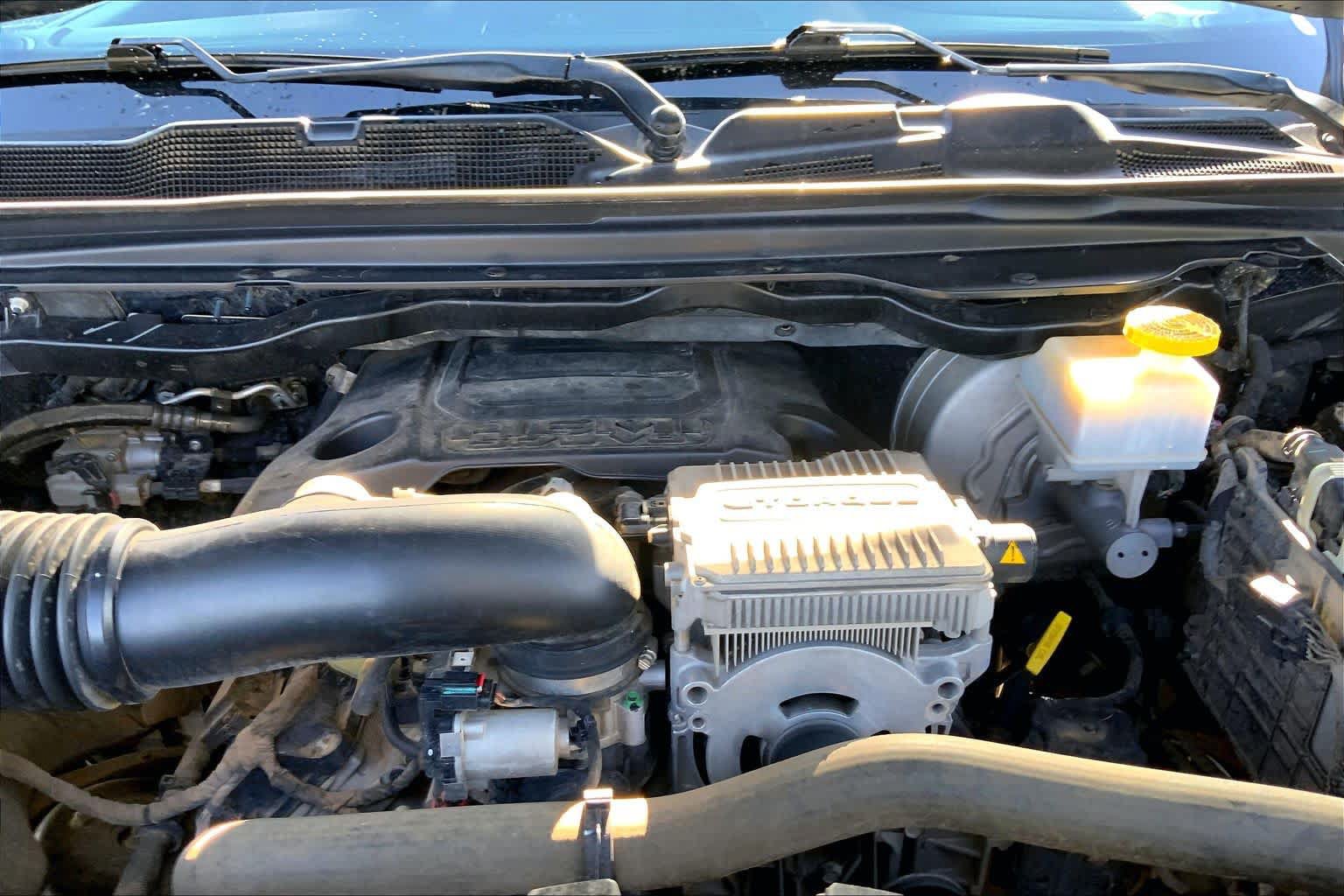 Used 2024 RAM 1500 Laramie AWD/4WD image 32