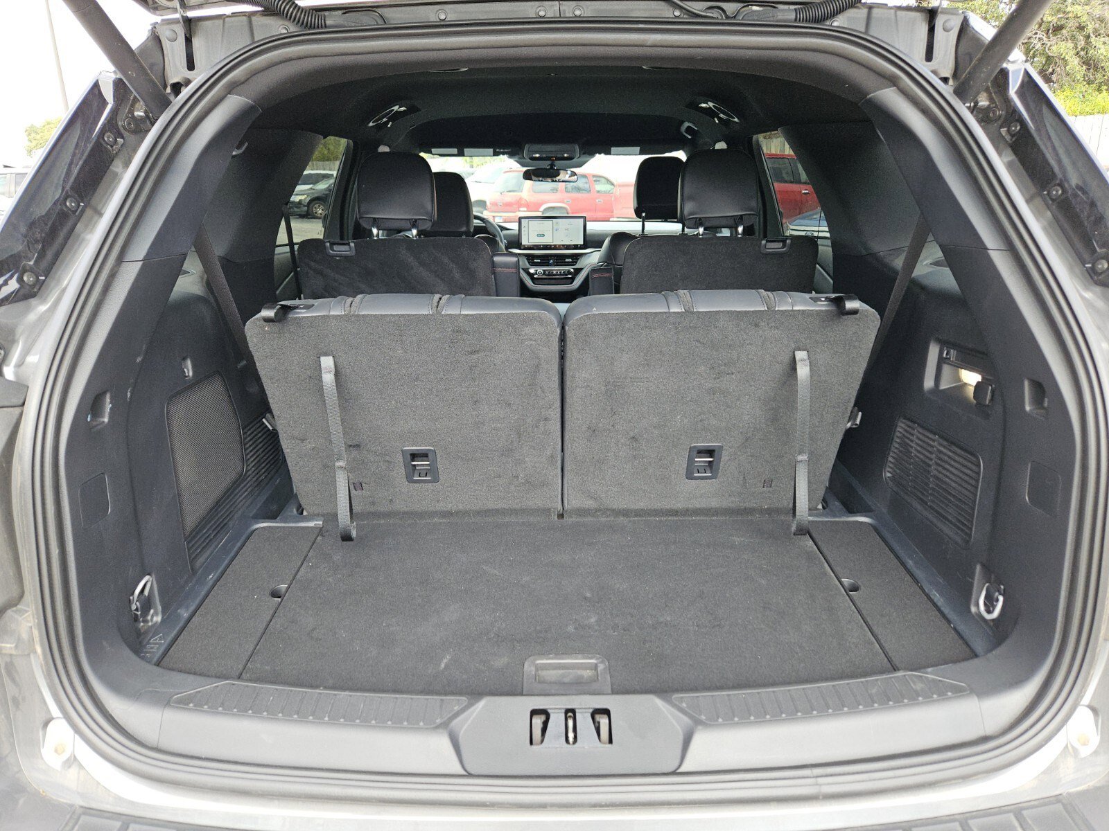 Certified 2025 Ford Explorer ST-Line image 30