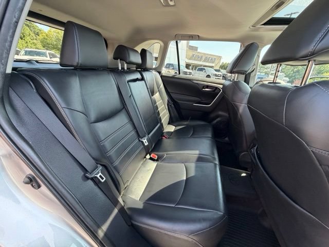 Used 2020 Toyota RAV4 XLE Premium FWD image 23