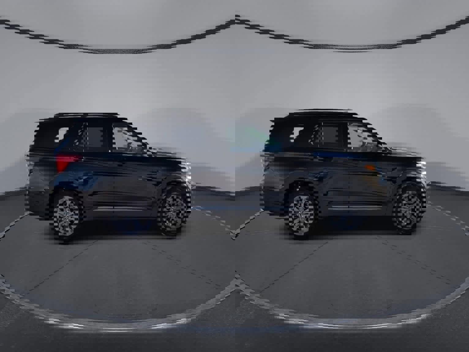 Certified 2022 Ford Explorer XLT w/ Equipment Group 202A image 9