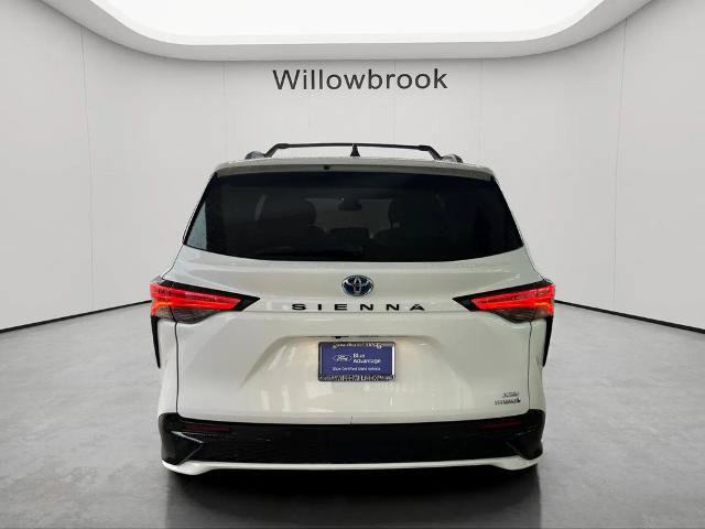 Used 2021 Toyota Sienna XSE FWD image 4