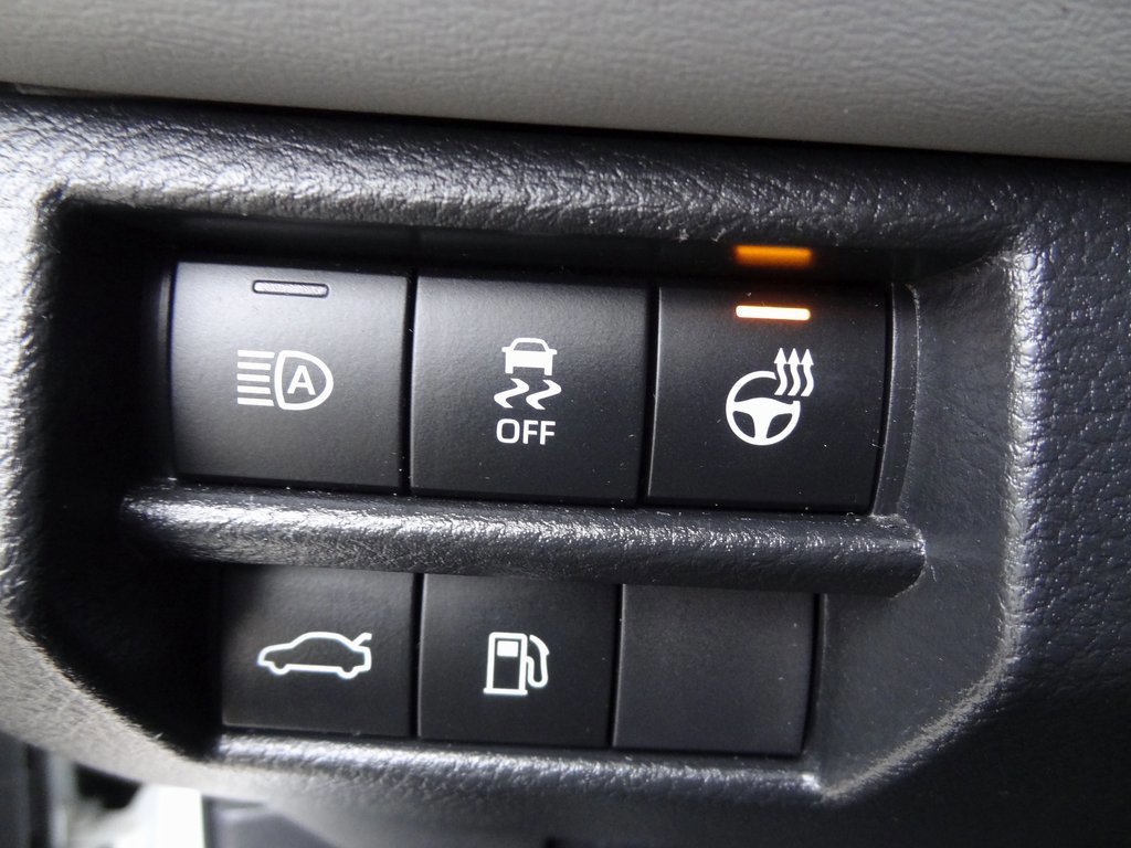 Used 2019 Toyota Avalon Limited image 24