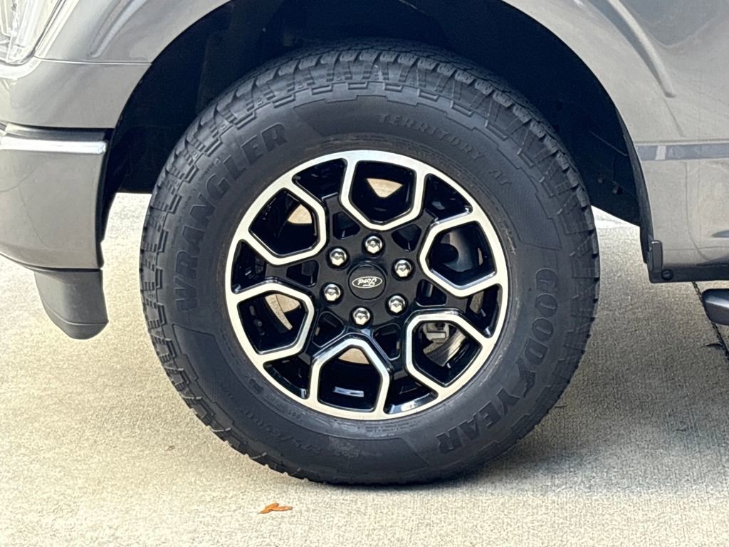 Certified 2021 Ford F150 XLT w/ Equipment Group 302A High image 11