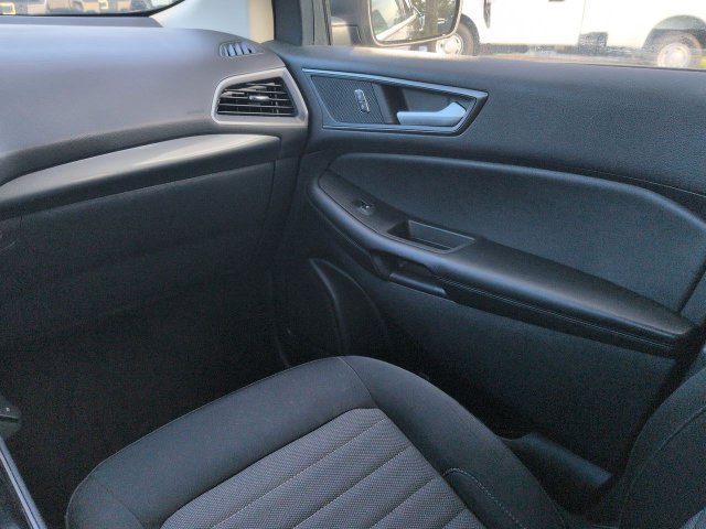 Certified 2020 Ford Edge SE FWD image 17