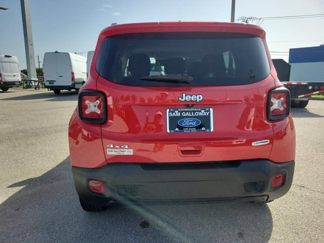 Used 2022 Jeep Renegade Latitude w/ Convenience Group AWD/4WD image 5