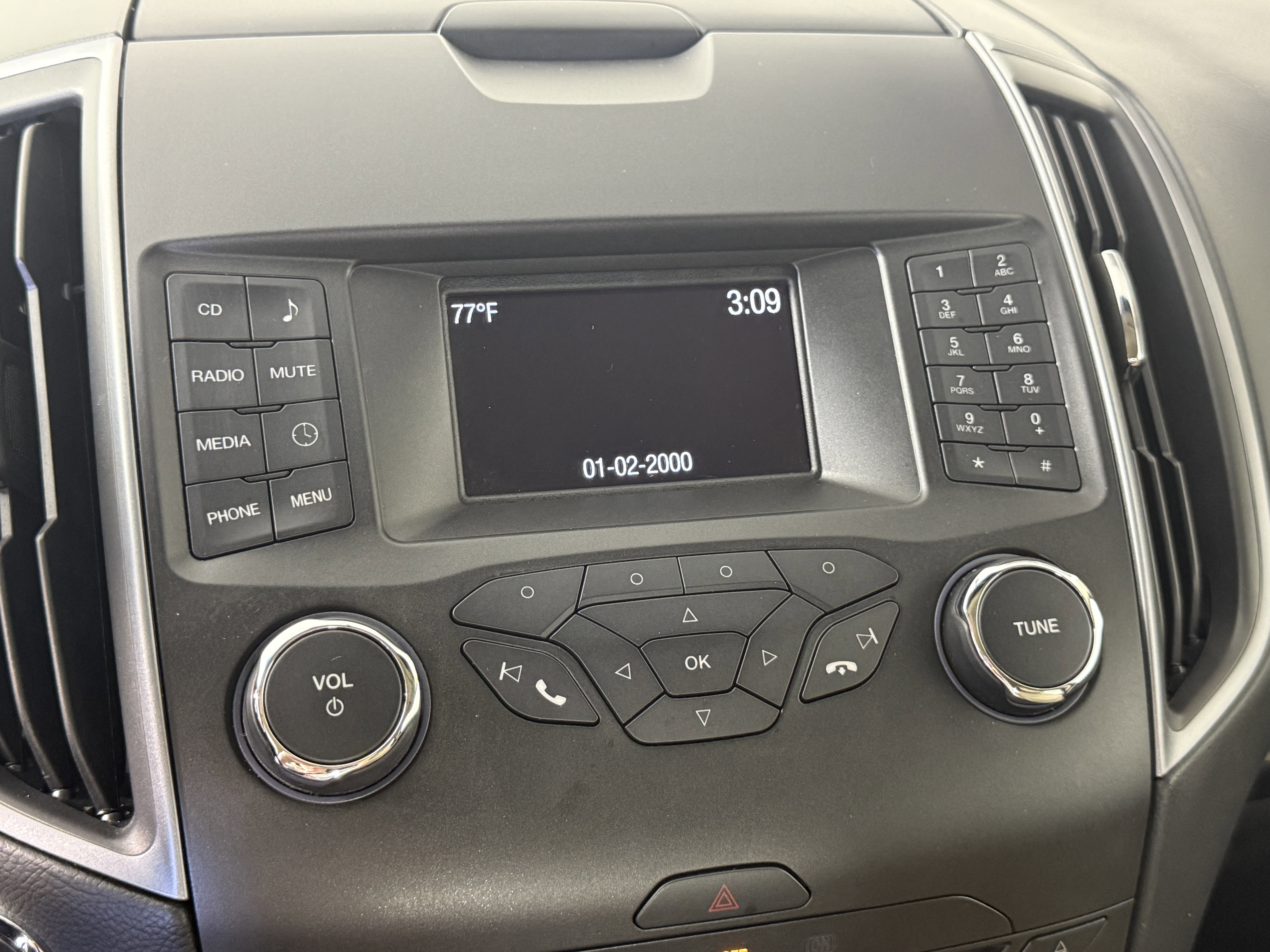 Certified 2018 Ford Edge SE image 18