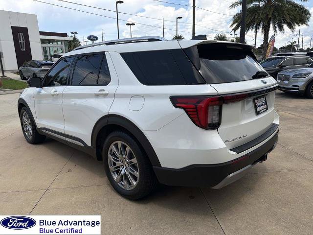 Certified 2025 Ford Explorer Platinum RWD image 8
