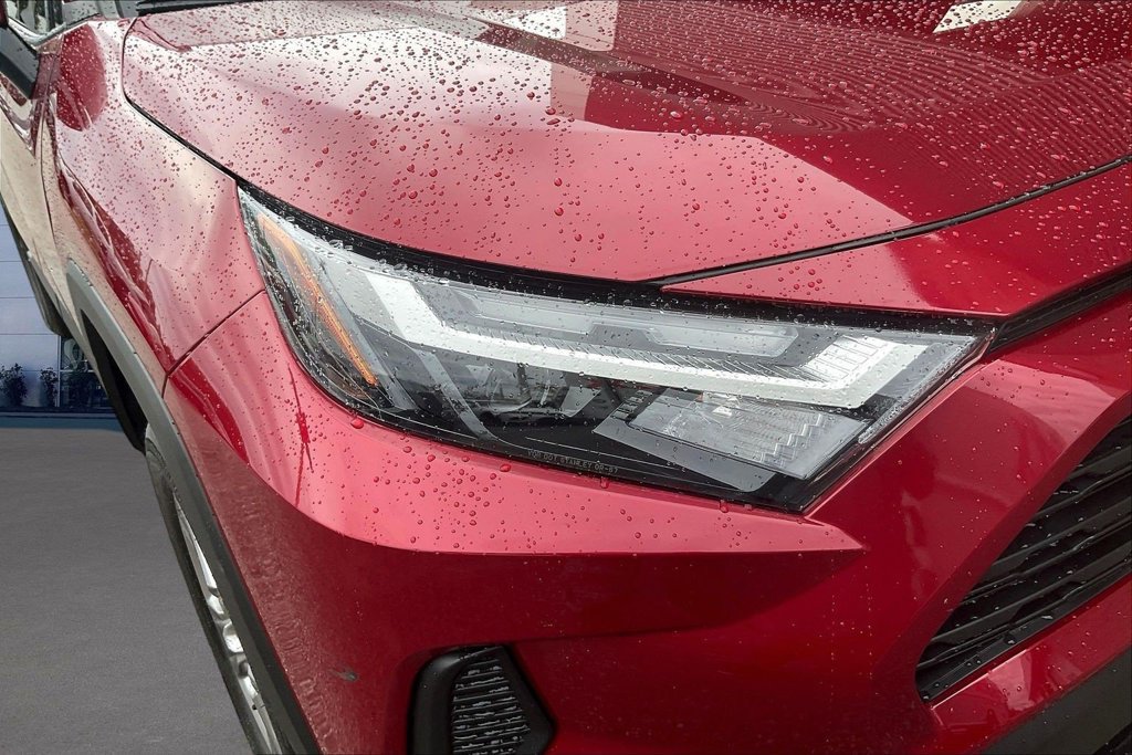 Used 2023 Toyota RAV4 XLE FWD image 33