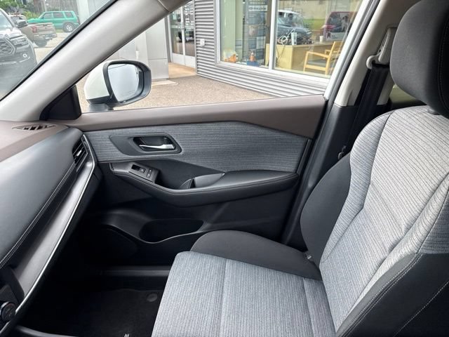 Used 2023 Nissan Rogue SV AWD/4WD image 26