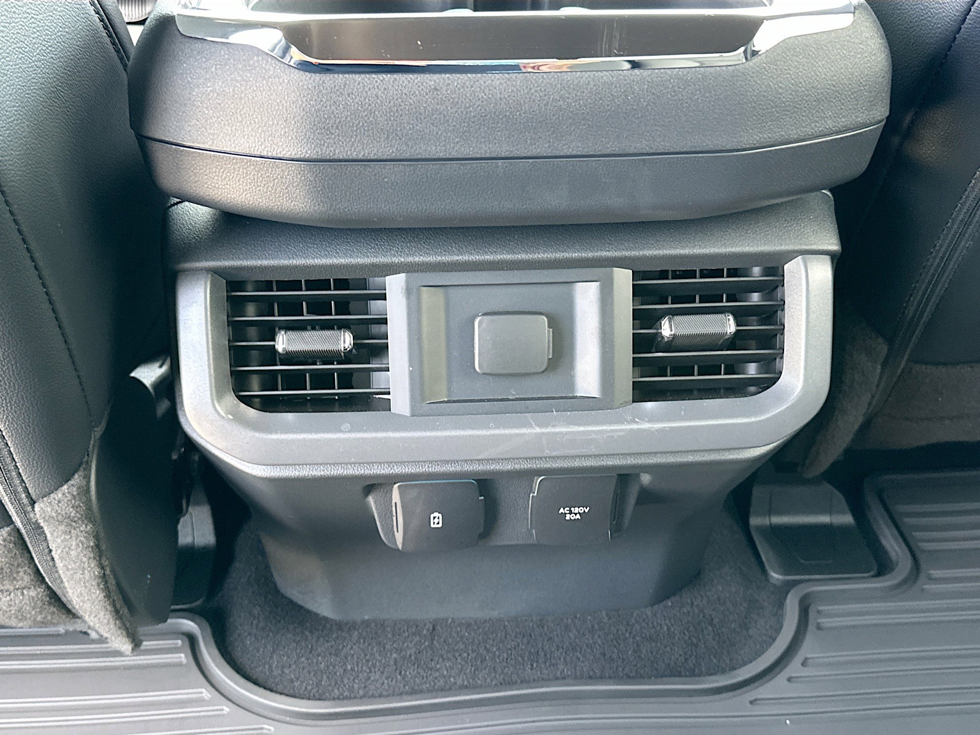 Certified 2025 Ford F150 Lariat w/ Equipment Group 501A Mid AWD/4WD image 26