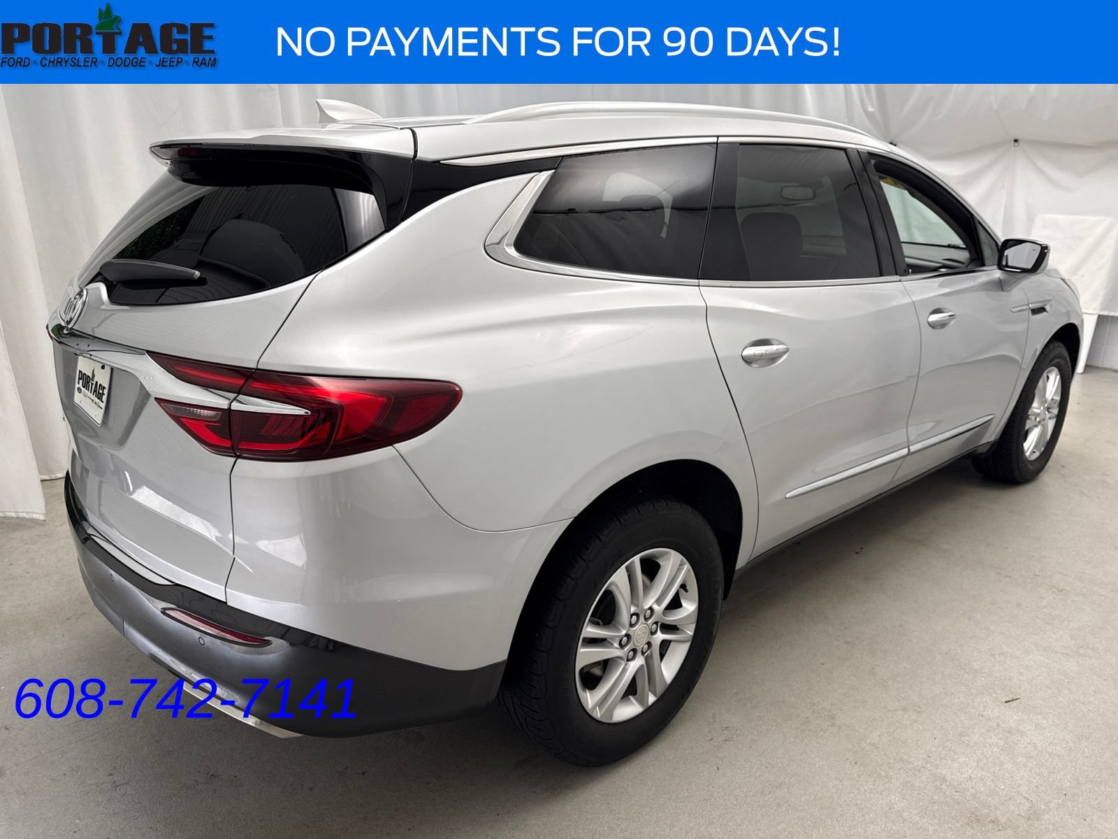 Used 2021 Buick Enclave Essence FWD image 2