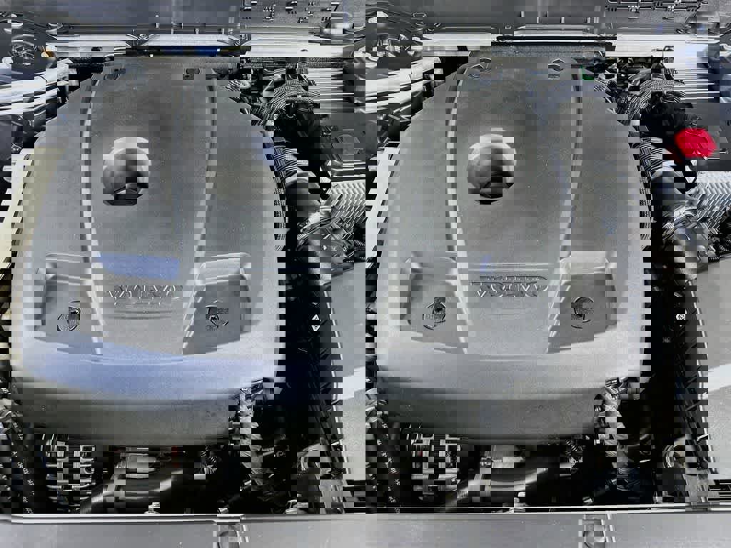 Used 2022 Volvo XC90 T5 Momentum w/ Advanced Package FWD image 9