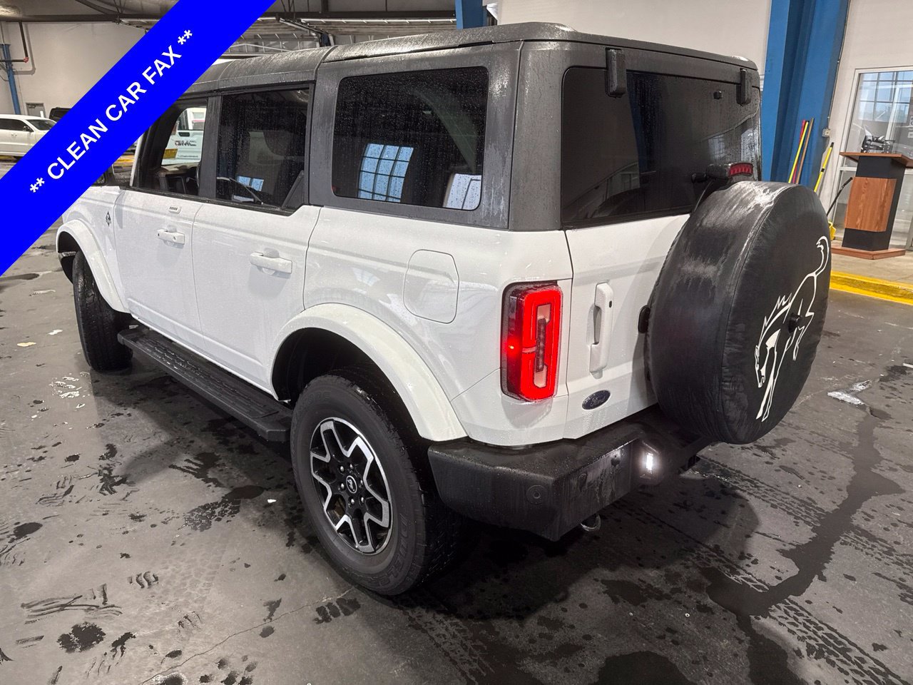 Certified 2023 Ford Bronco Outer Banks AWD/4WD image 9