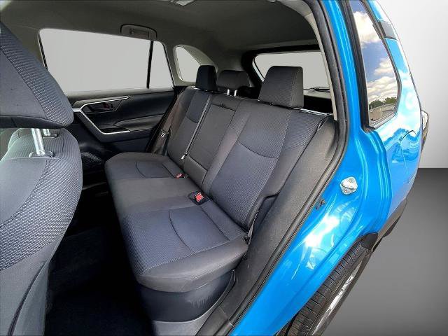 Used 2019 Toyota RAV4 LE w/ Carpet Mat Package AWD/4WD image 24