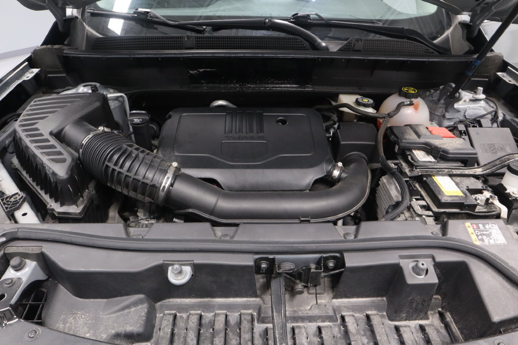 Used 2023 GMC Acadia SLE FWD image 13