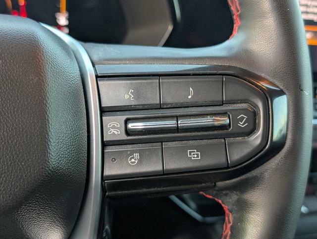 Used 2023 Chevrolet Colorado Z71 w/ Z71 Convenience Package 2 image 17