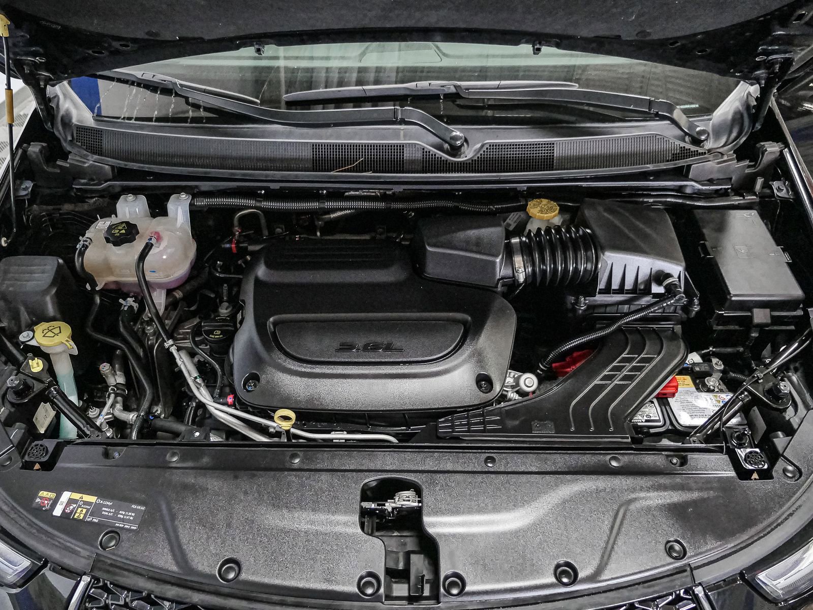 Used 2024 Chrysler Pacifica Touring-L image 16