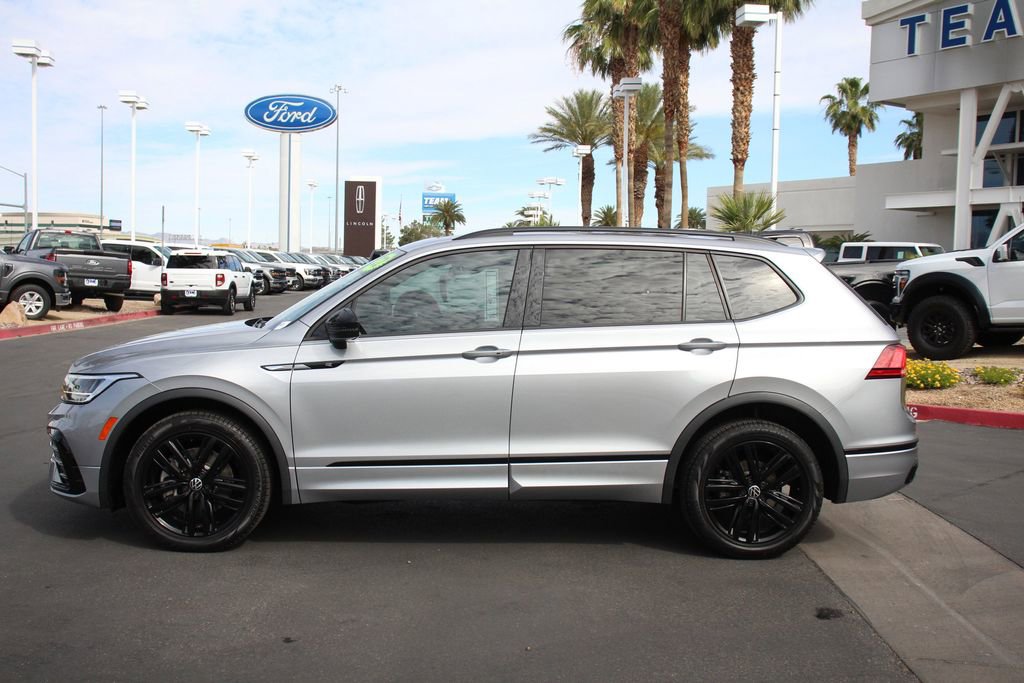 Used 2022 Volkswagen Tiguan SE R-Line FWD image 4