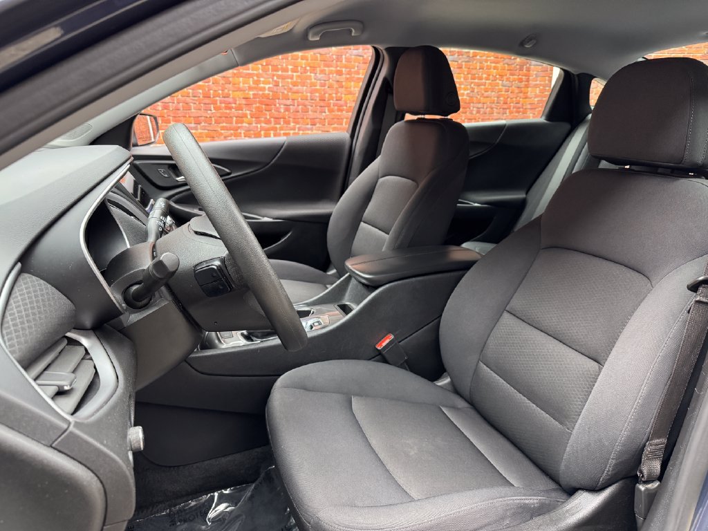 Used 2025 Chevrolet Malibu LT FWD image 23