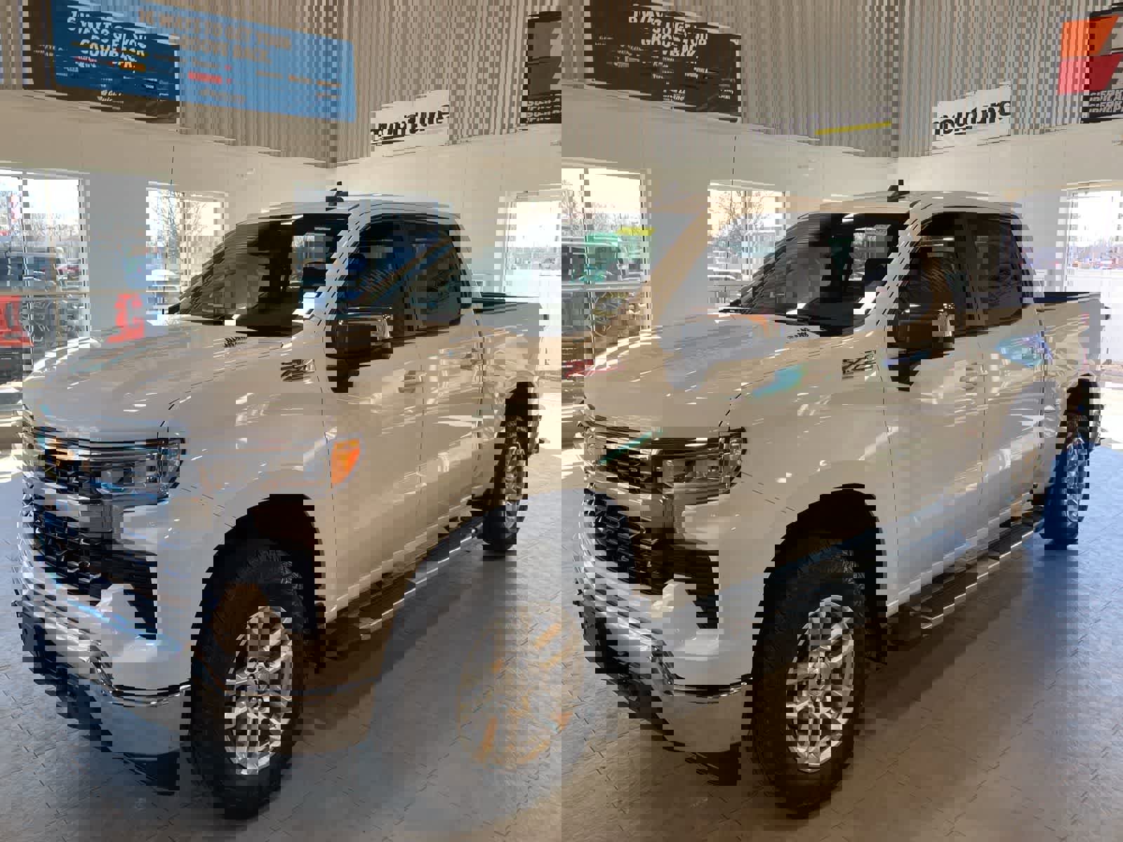 Used 2023 Chevrolet Silverado 1500 LT w/ Z71 Off-Road Package image 1