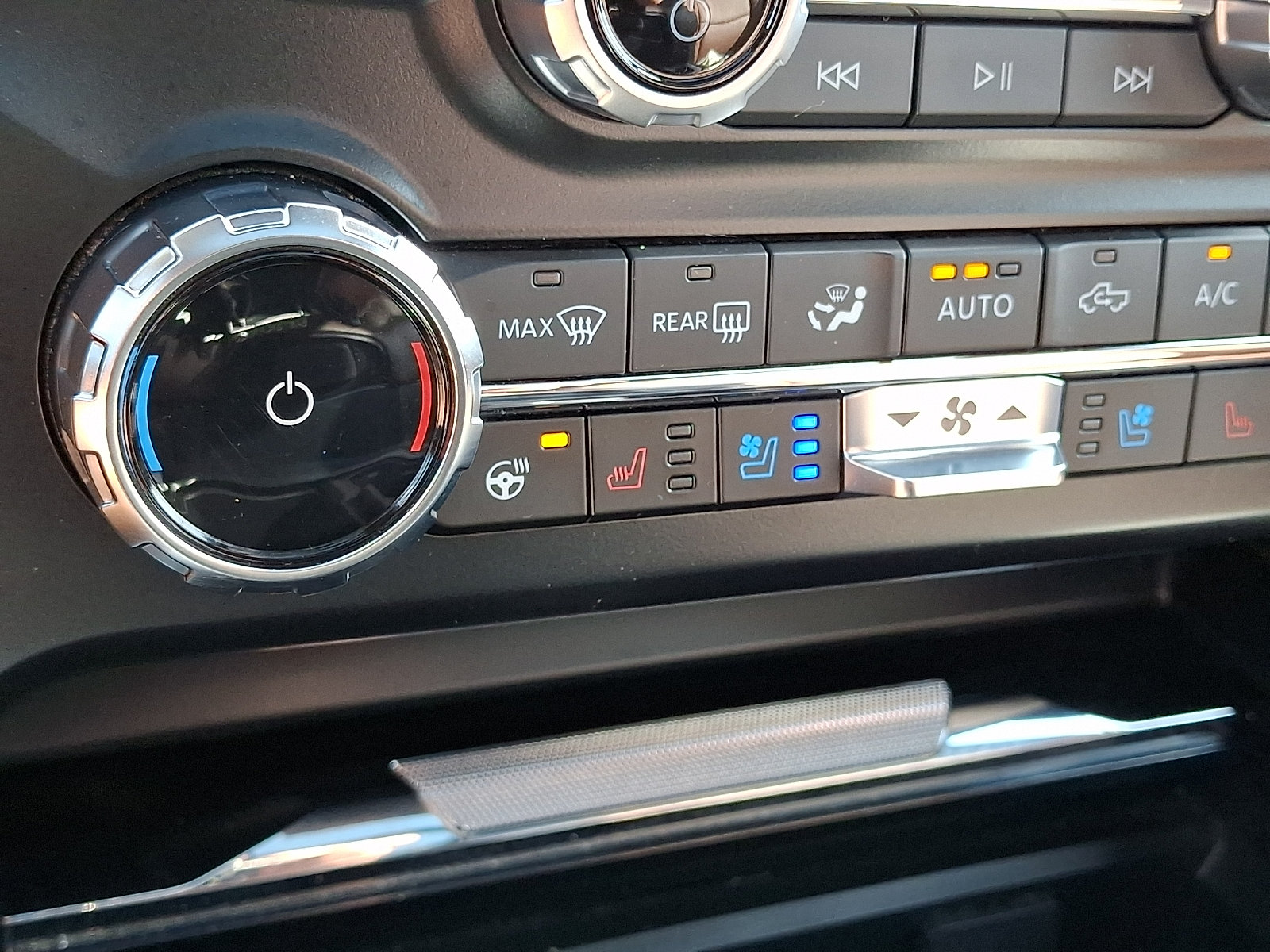 Certified 2023 Ford F450 King Ranch w/ FX4 Off-Road Package AWD/4WD image 29
