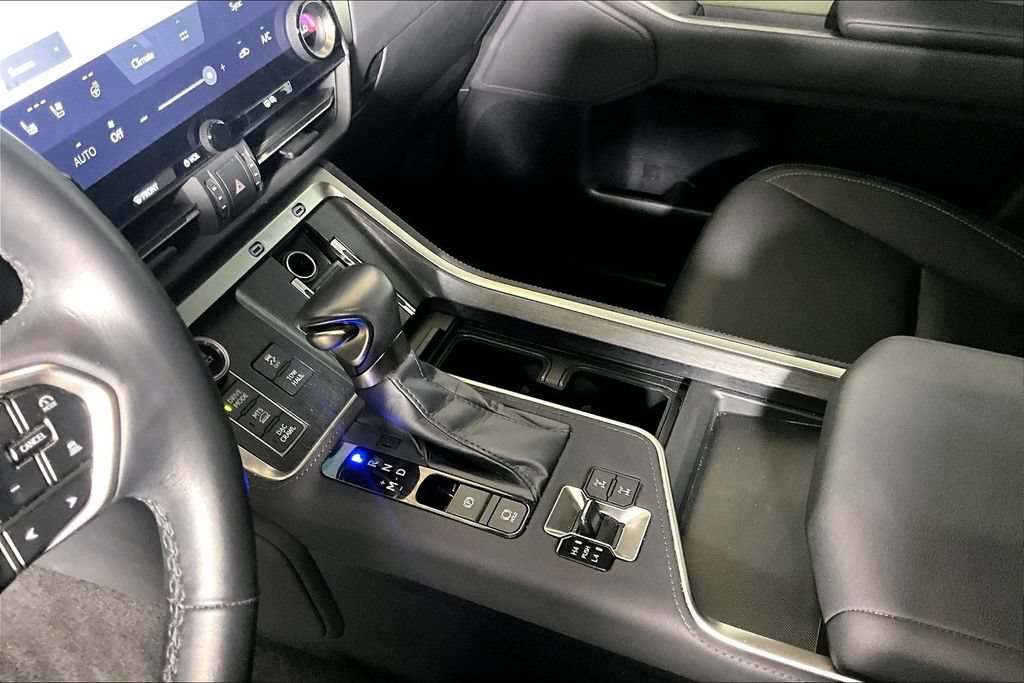 Used 2024 Lexus GX 550 AWD/4WD image 13