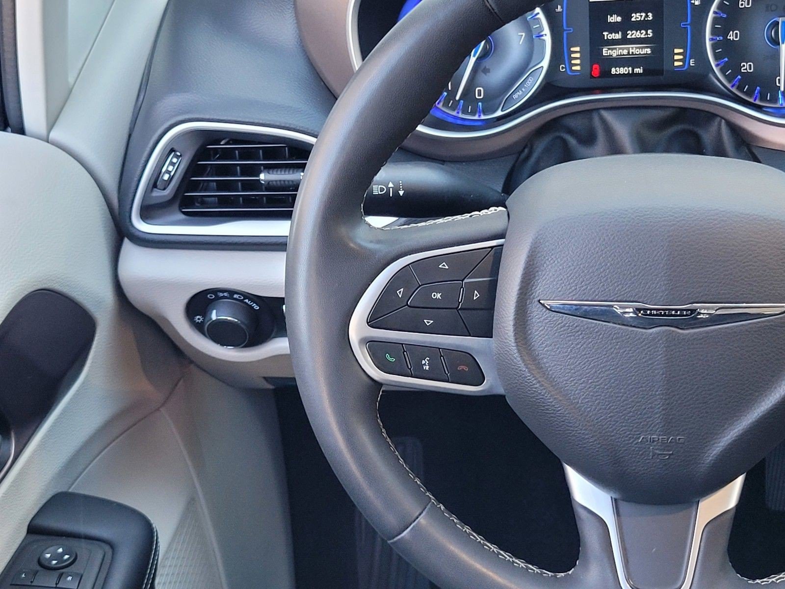 Used 2024 Chrysler Voyager LX FWD image 13
