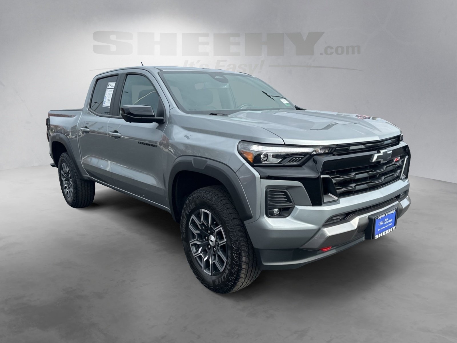Used 2024 Chevrolet Colorado Z71 w/ Z71 Convenience Package 2 image 16