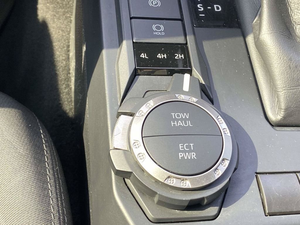 Used 2024 Toyota Tacoma SR5 AWD/4WD image 32