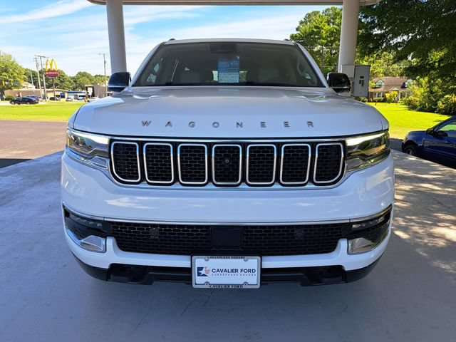 Used 2024 Jeep Wagoneer 4WD w/ Premium Group I image 2