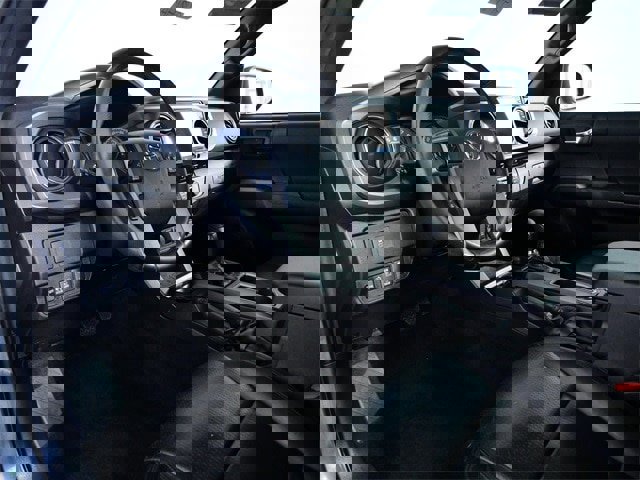 Used 2020 Toyota Tacoma TRD Sport image 16