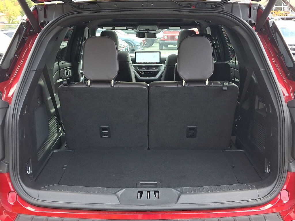 Certified 2025 Ford Explorer Platinum AWD/4WD image 29