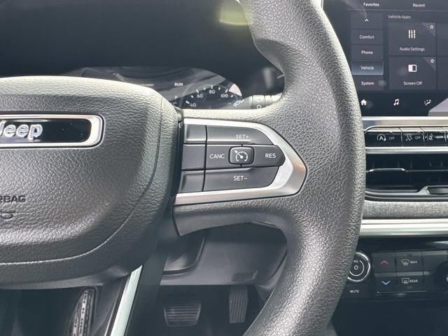 Used 2023 Jeep Compass Sport image 23