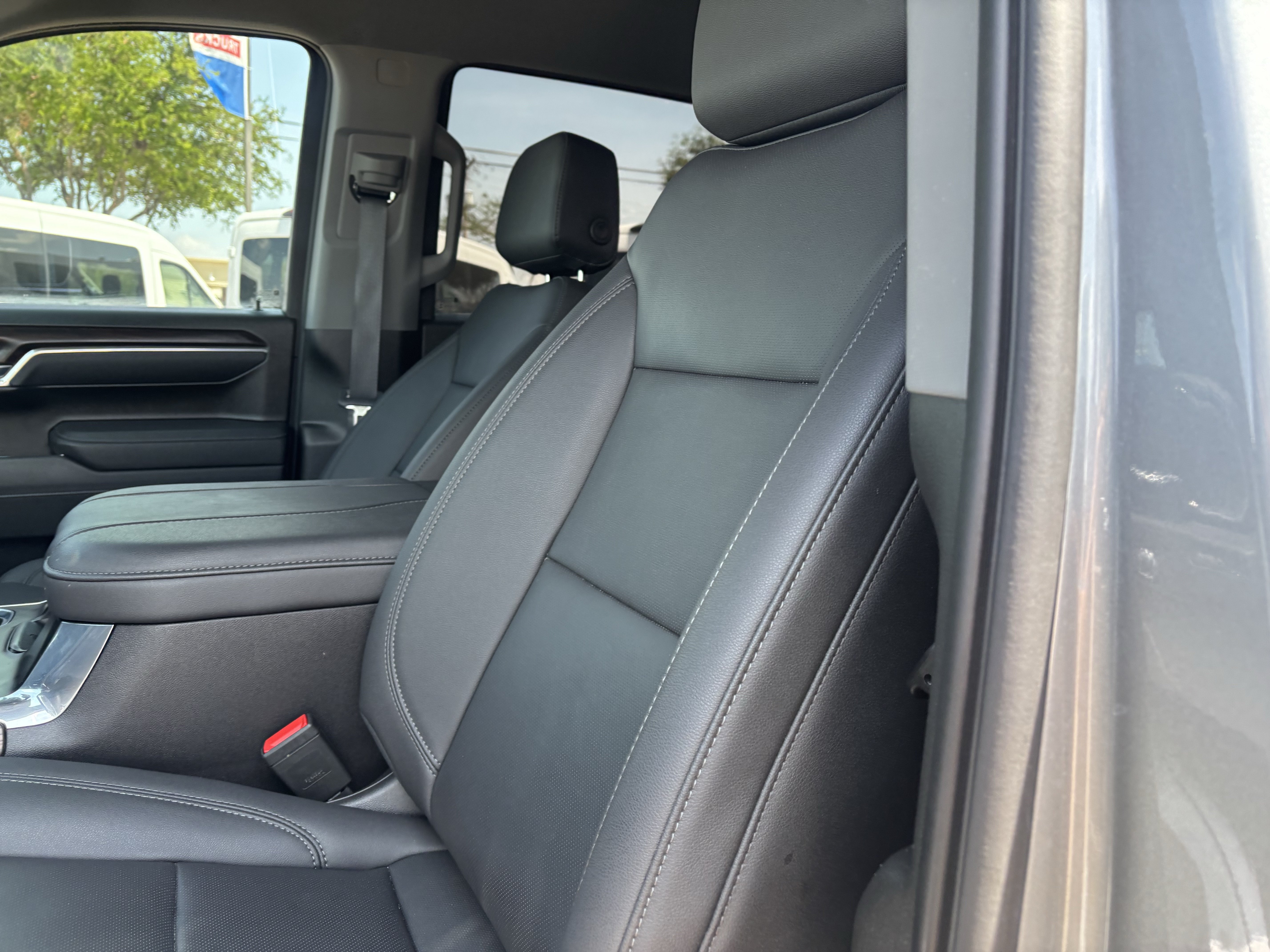 Used 2026 GMC Sierra 1500 SLT RWD image 11