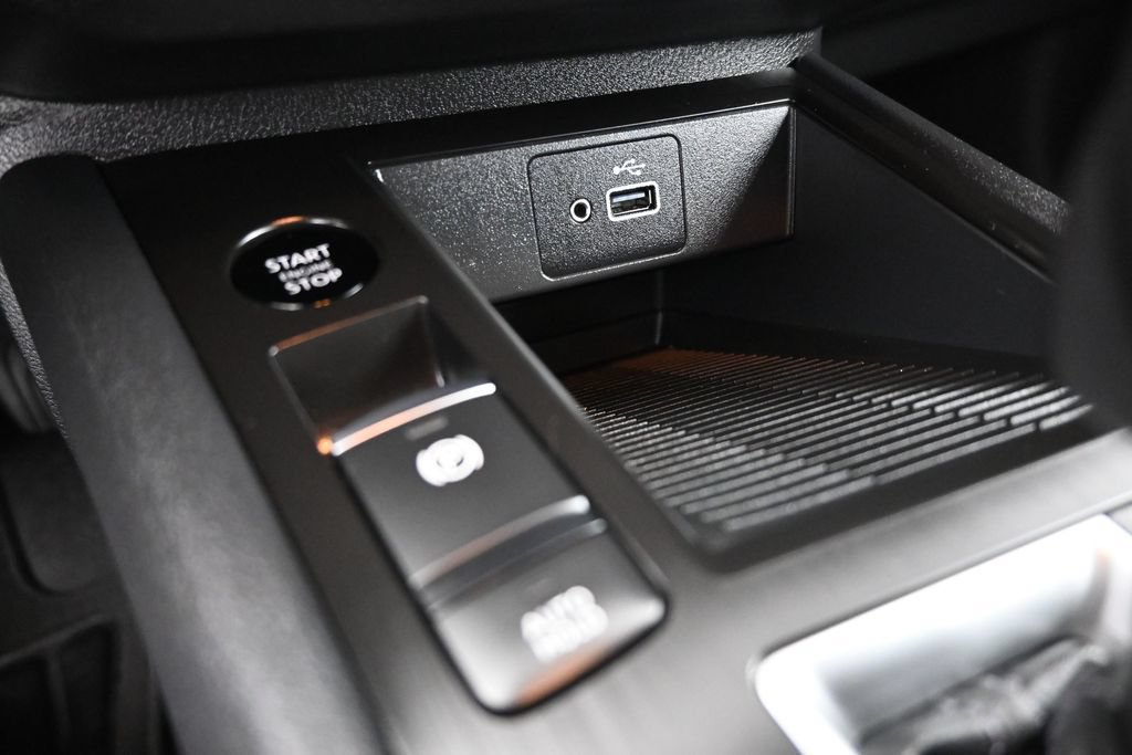 Used 2025 Nissan Kicks S FWD image 17